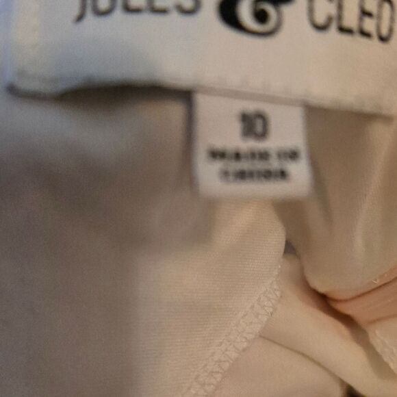 Elegant White Sequin Gown - Picture 6 of 10